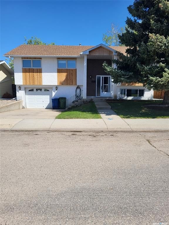 New property listed in VLA/Sunningdale, Moose Jaw
